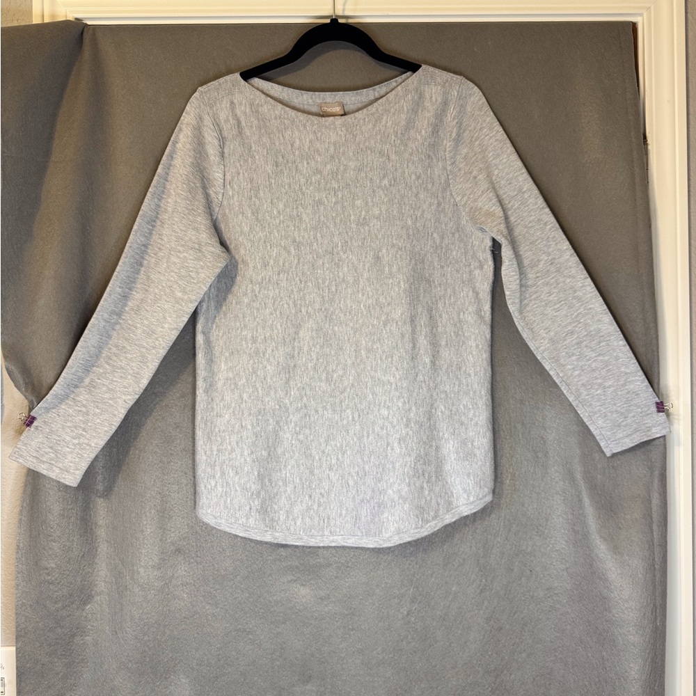 Chico's Gray Fitted Long Sleeve Sweater. Excellent Condition.
